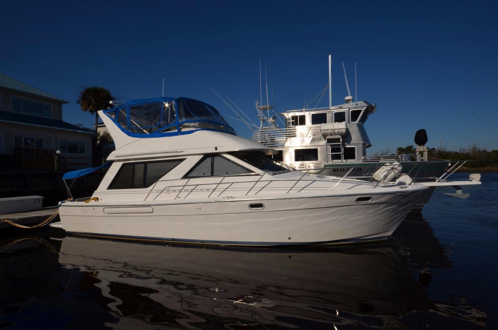 1998 Bayliner 3988 Command Bridge Motoryacht