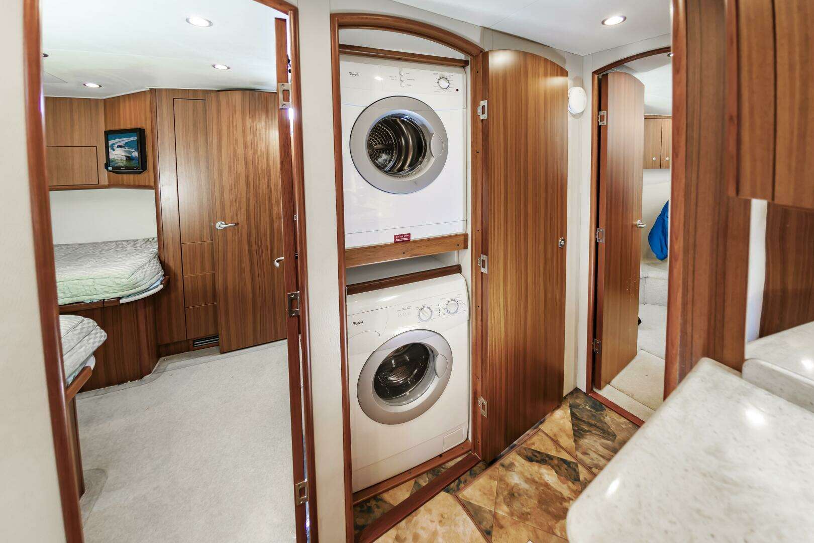 2010 Viking 52 Sport Coupe - Image 38