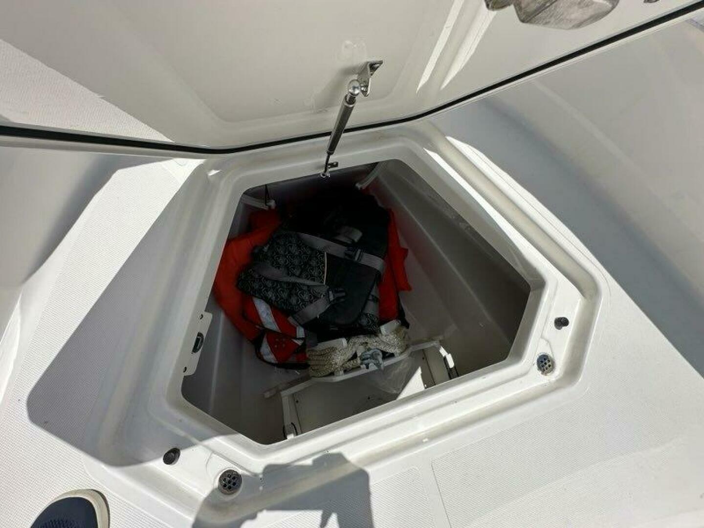 2021 Pursuit 428 Sport - Image 20