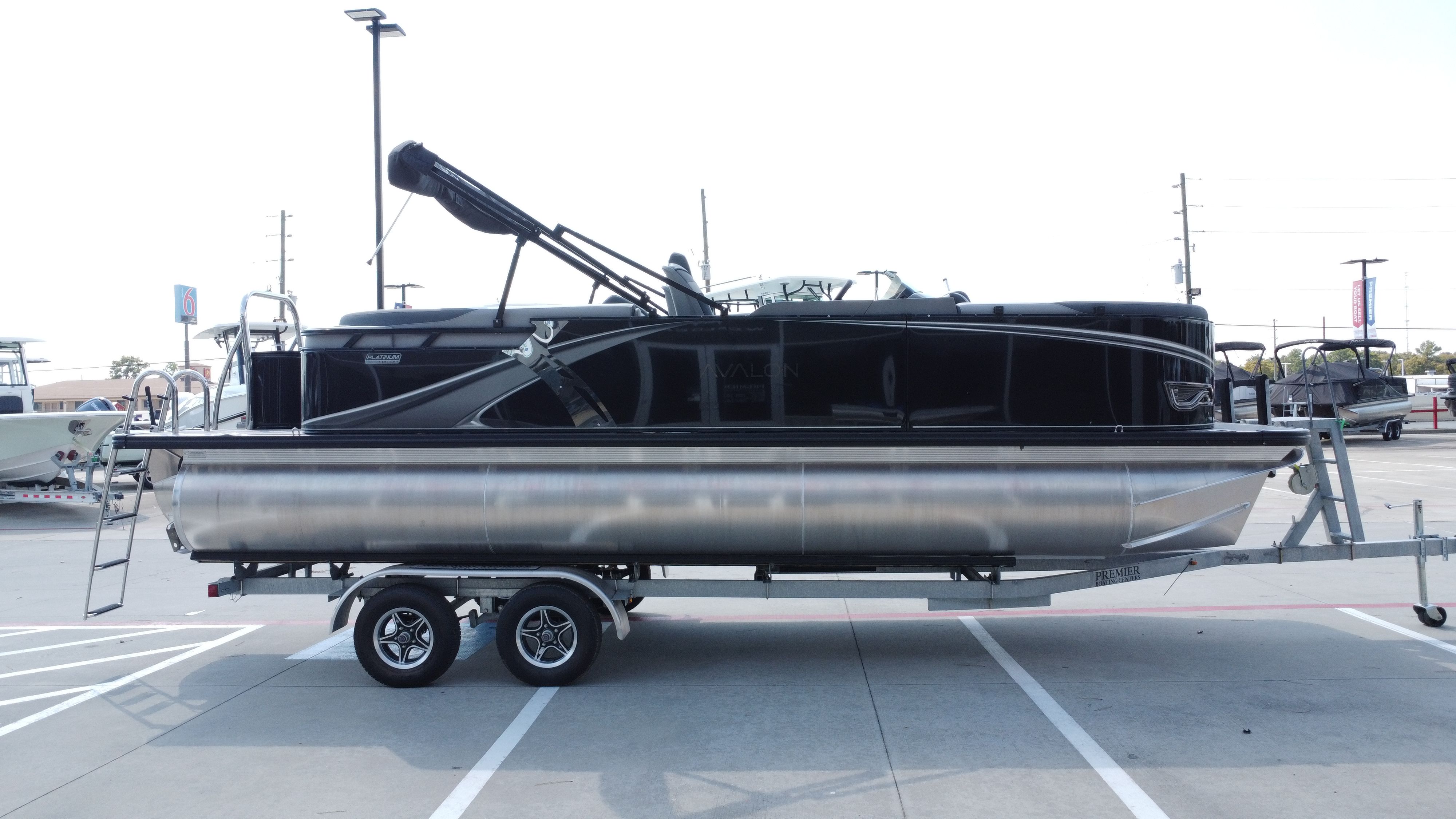 2025 Avalon LSZ Quad Lounge - 23' - 6