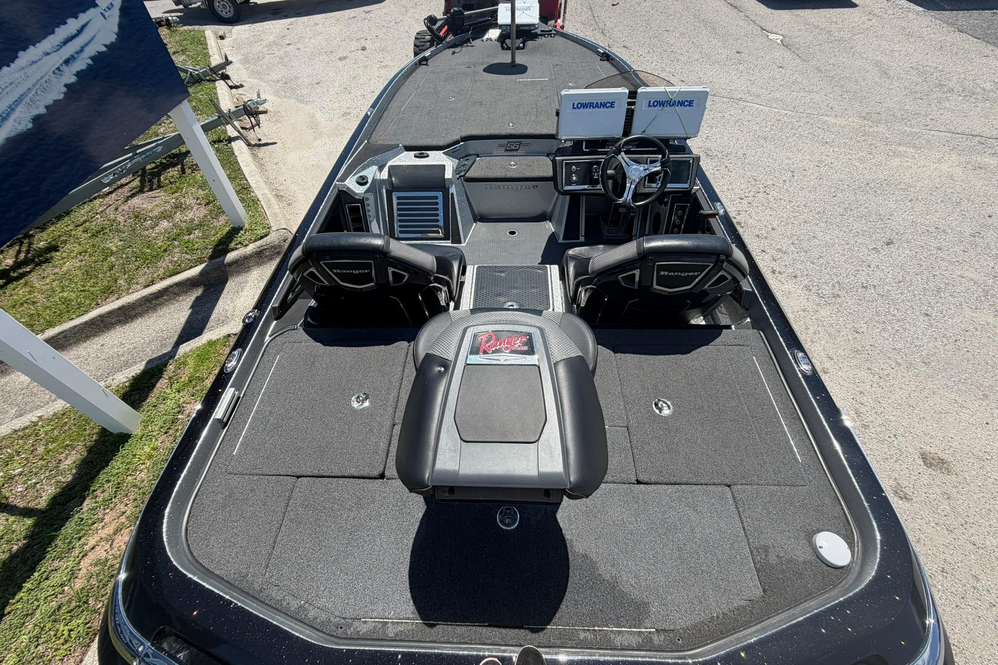 2023 Ranger Z521R boat interior with Lowrance electronics and spacious seating.