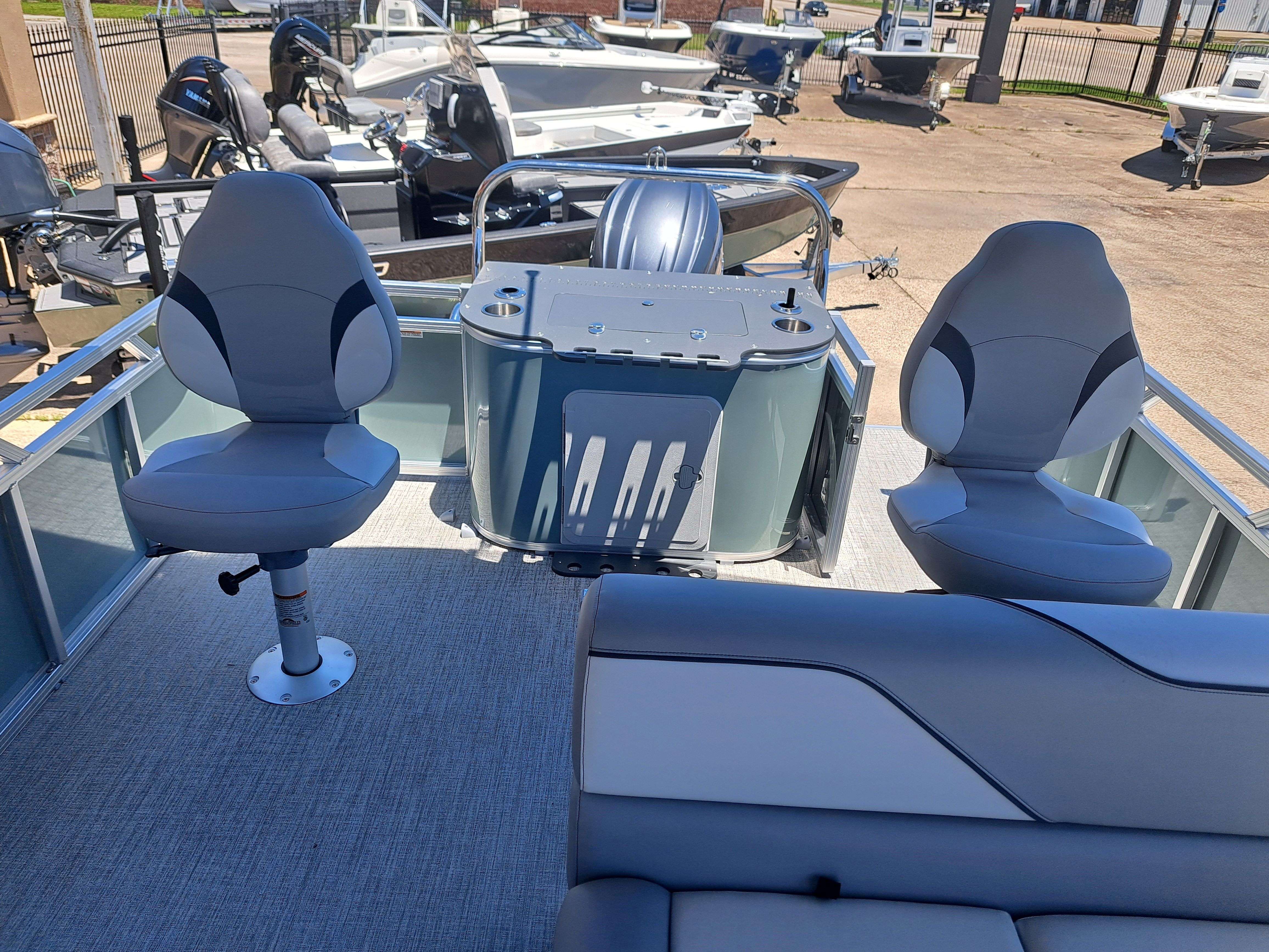 2026 Avalon Venture 85 Quad Fish - 21' - 21