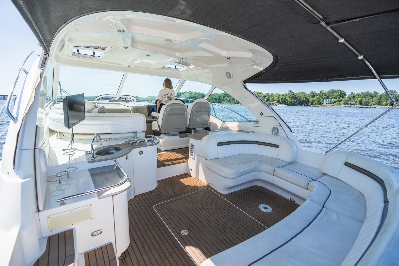 2005 Sea Ray 480 Motor Yacht - Image 21