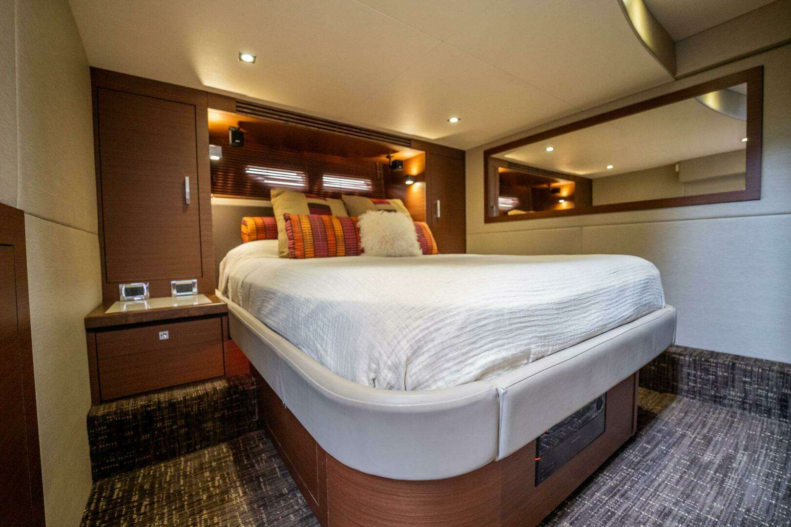 2015 Sea Ray 510 Sundancer - Image 101