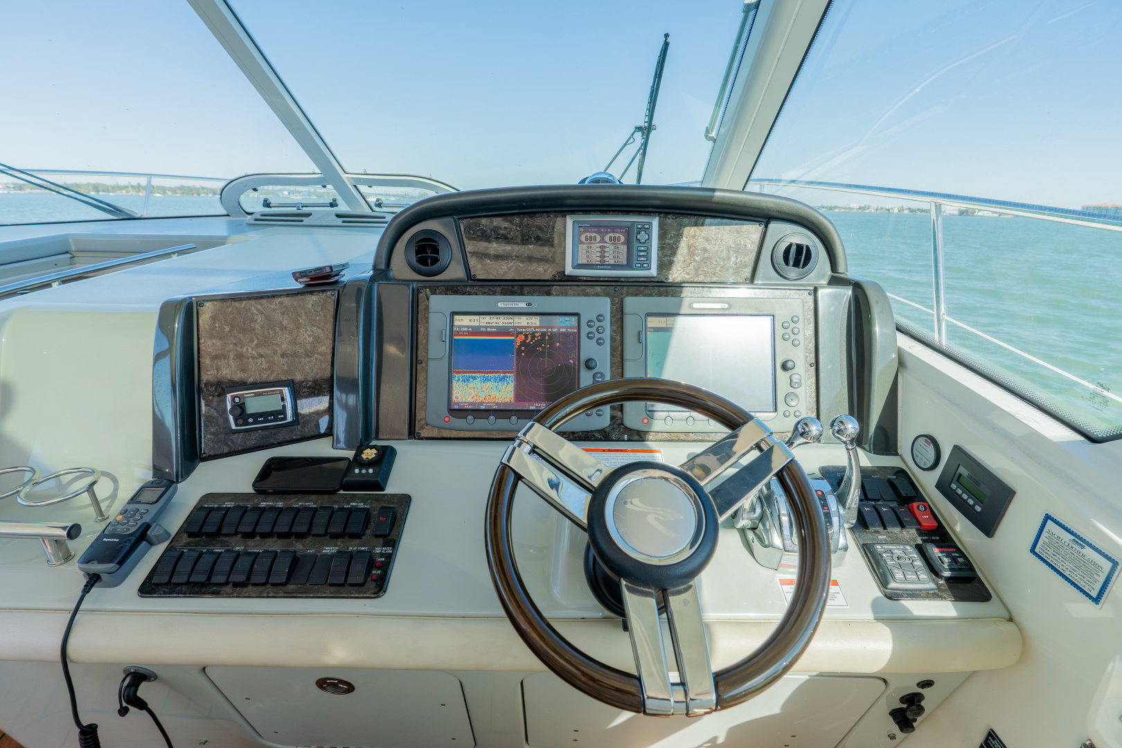 2010 Sea Ray 50 SUNDANCER - Image 30
