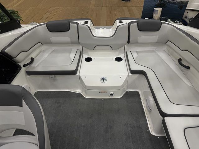 2026 Yamaha Boats AR190 - 6