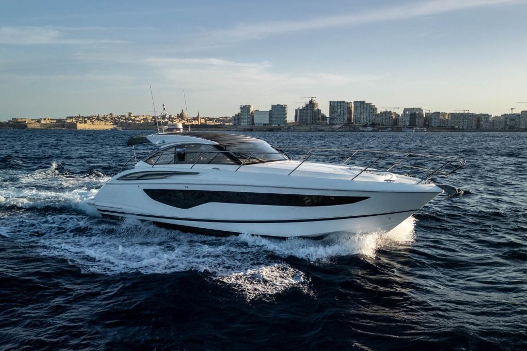 2021 Princess V40