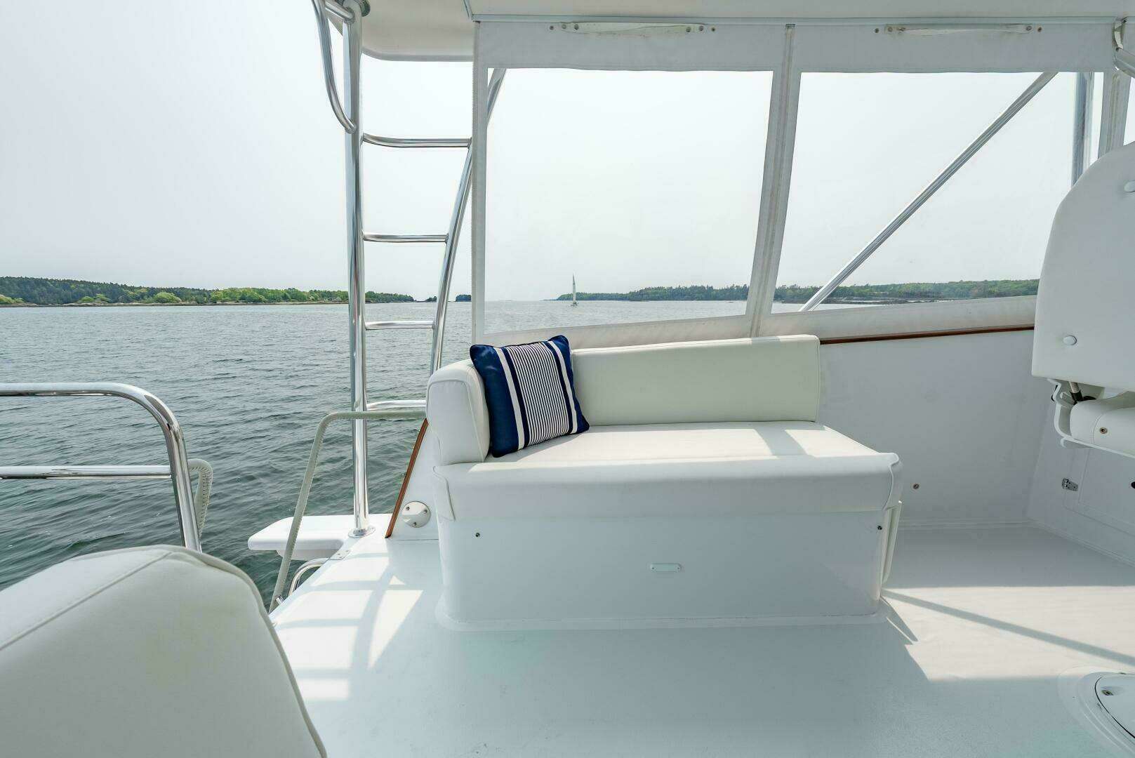 2019 Lowell Flybridge - Image 19