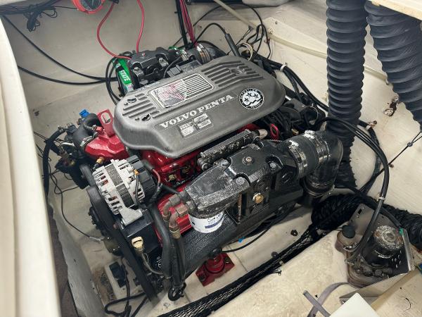 Volvo Penta engine in 2006 Larson LXi 248 boat, detailed view.