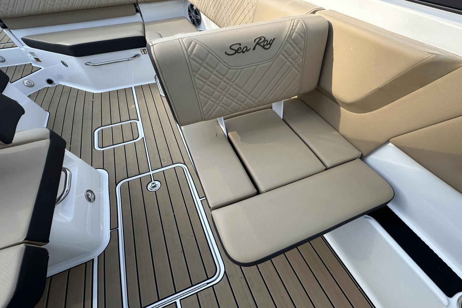 2025 Sea Ray SDX 270 - 20