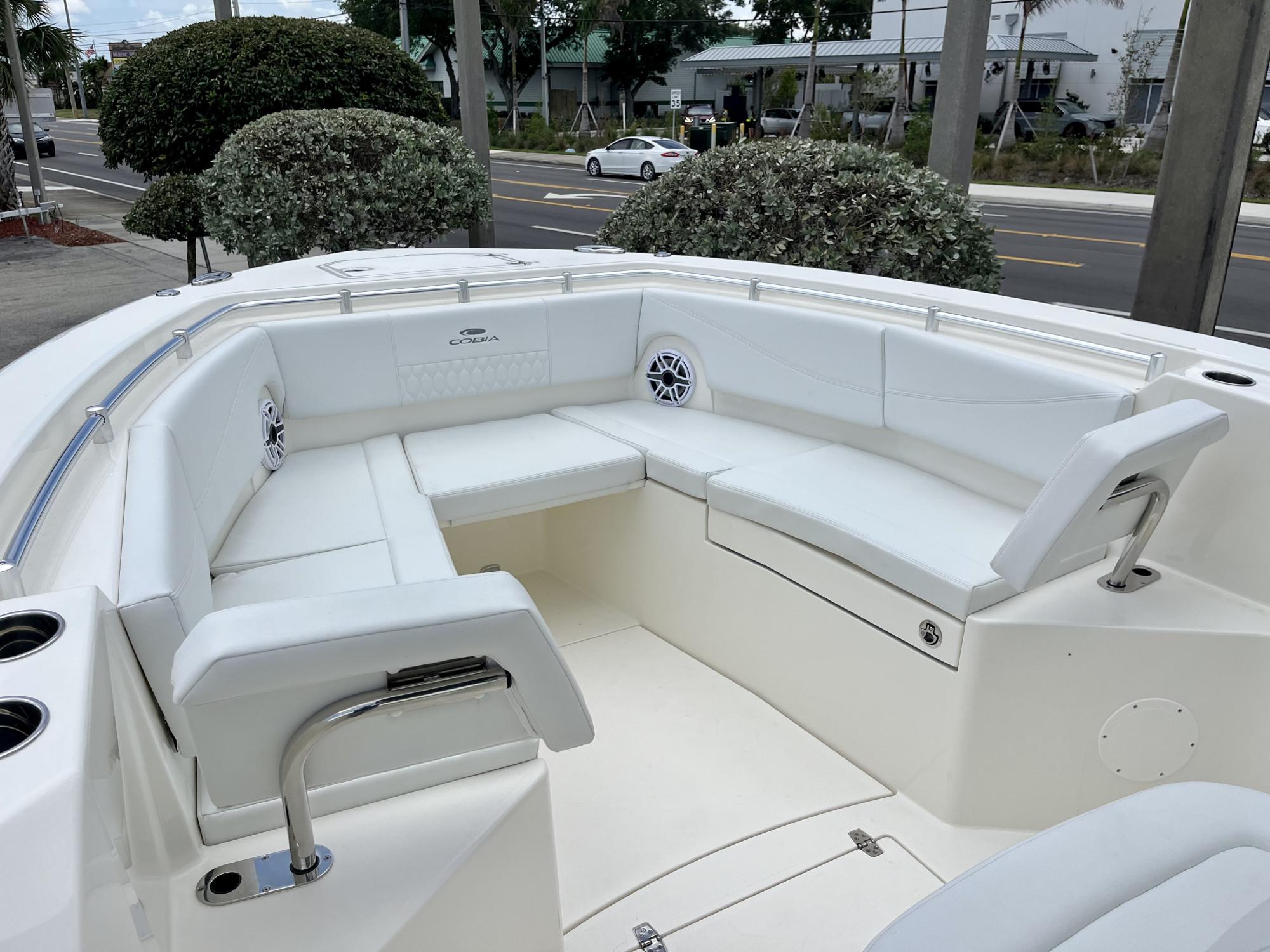 2025 Cobia 320 Center Console - 19