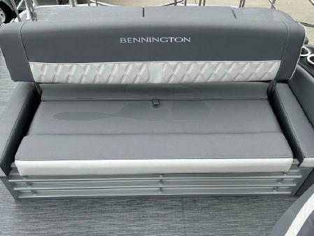 2023 Bennington 24 LX Swingback - 4