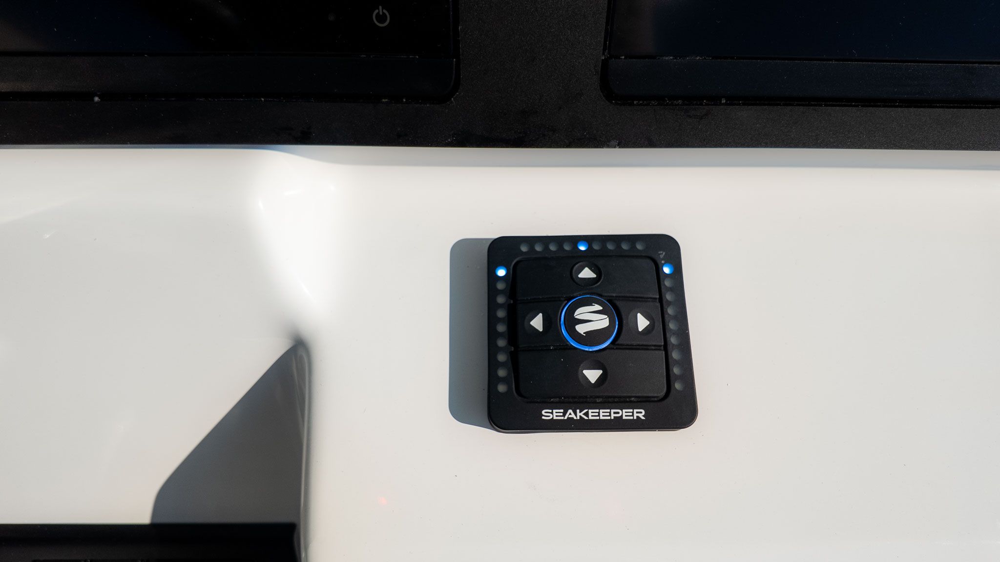 2027 Everglades 273 Center Console - 19