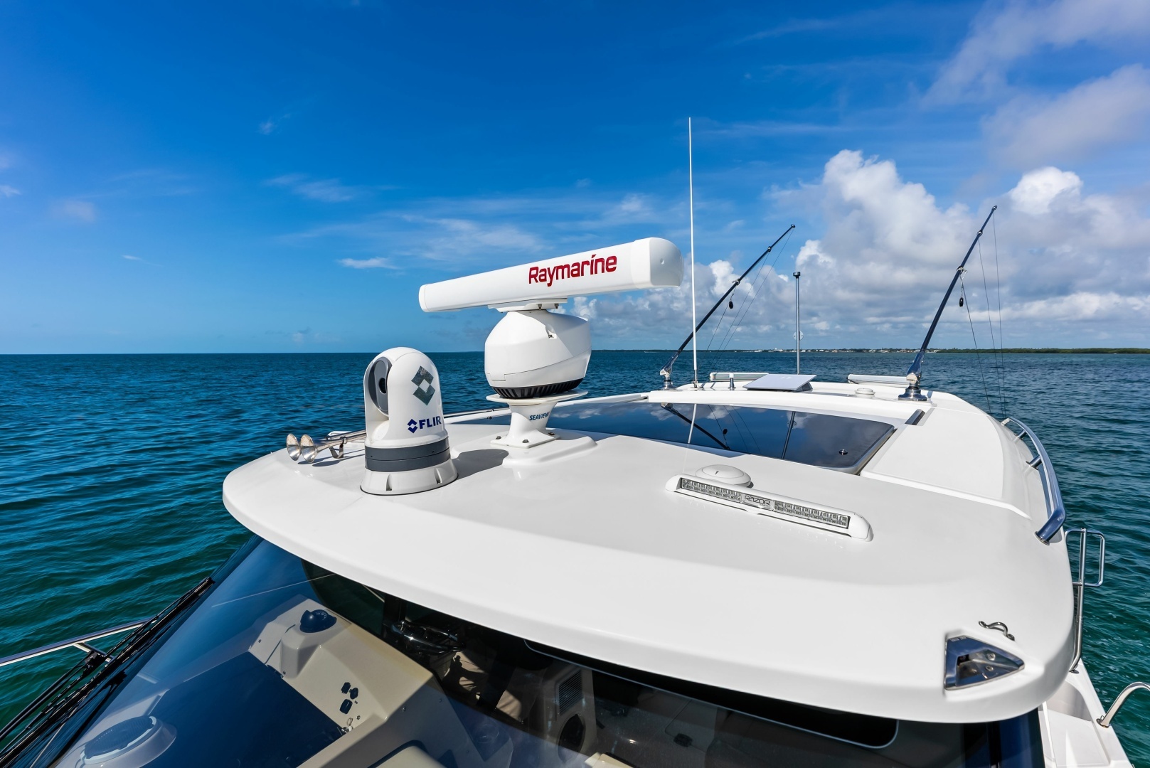 2023 Boston Whaler 405 Conquest - Image 12