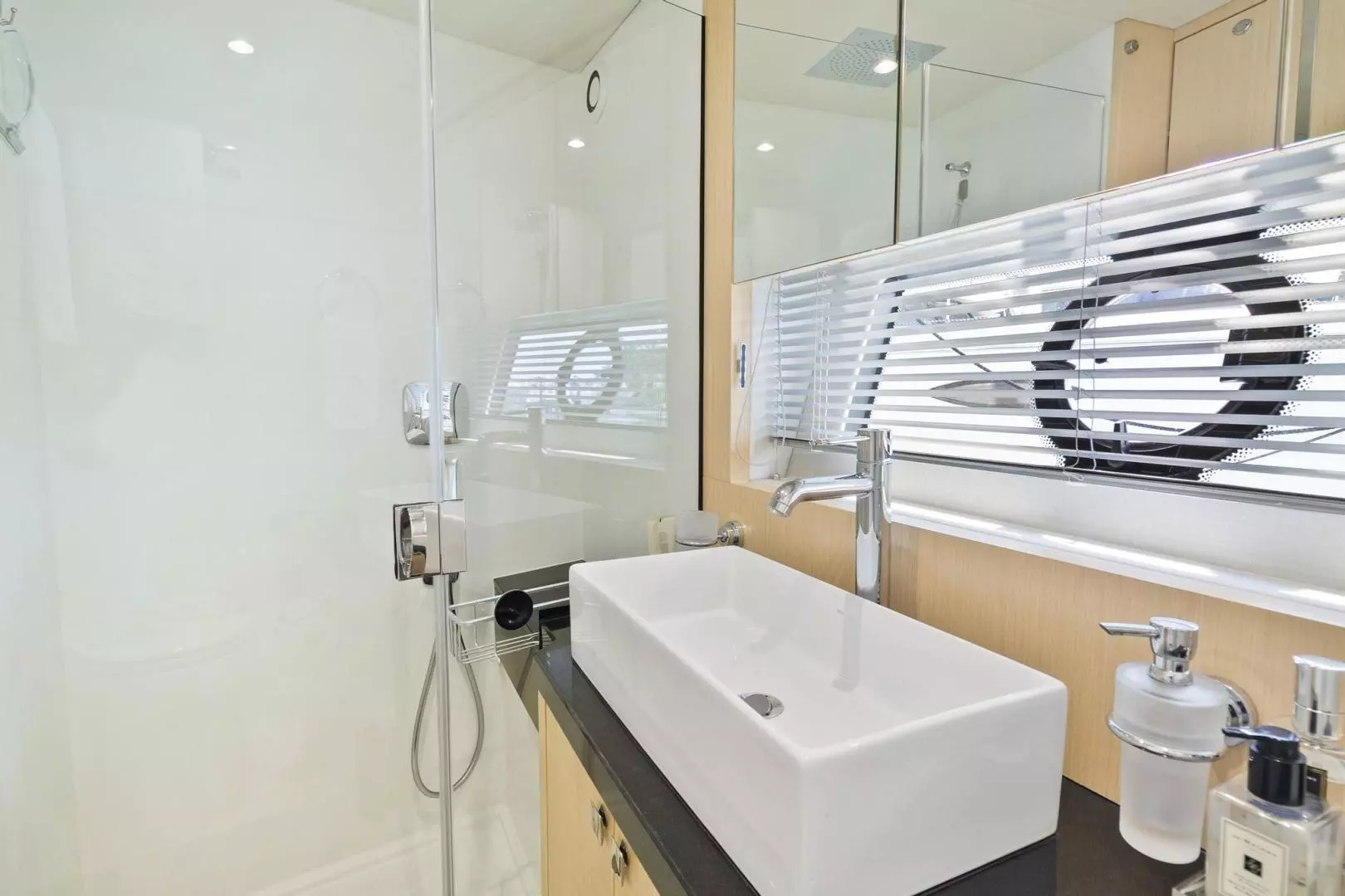 2018 Sunseeker Predator 68 - Image 39