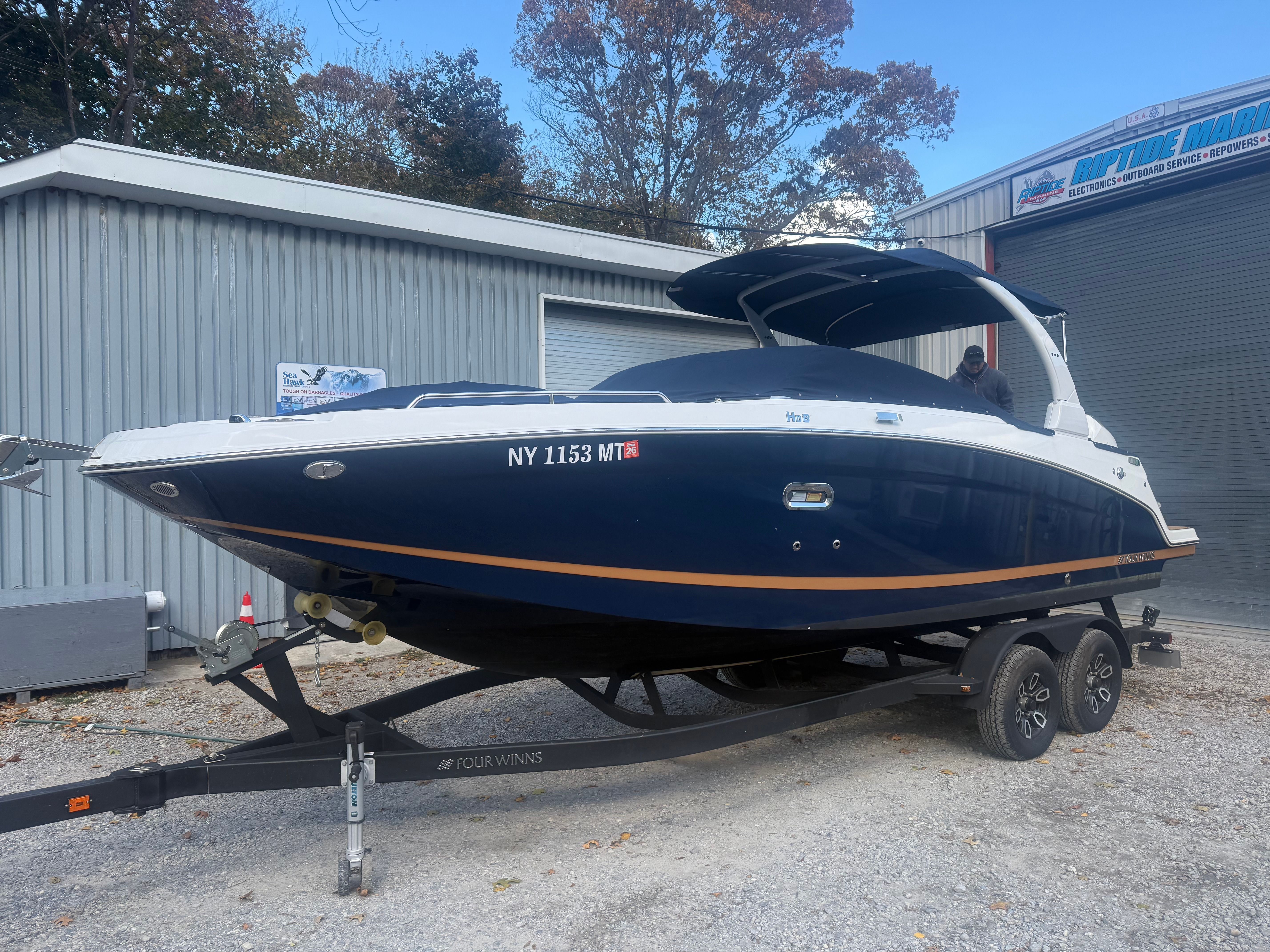 2024 Four Winns HD8 - 9