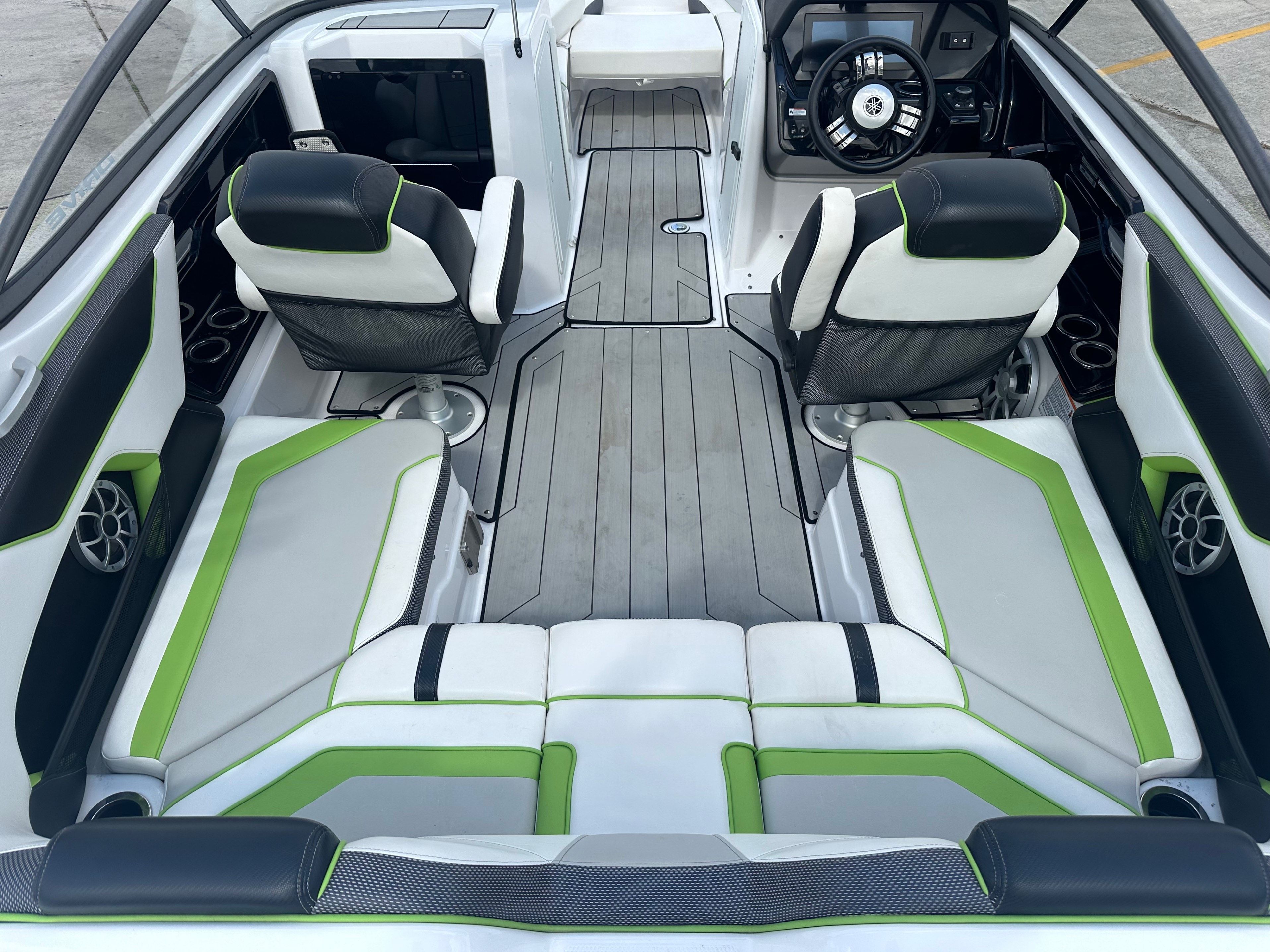 2022 Yamaha Boats 212XE - 15