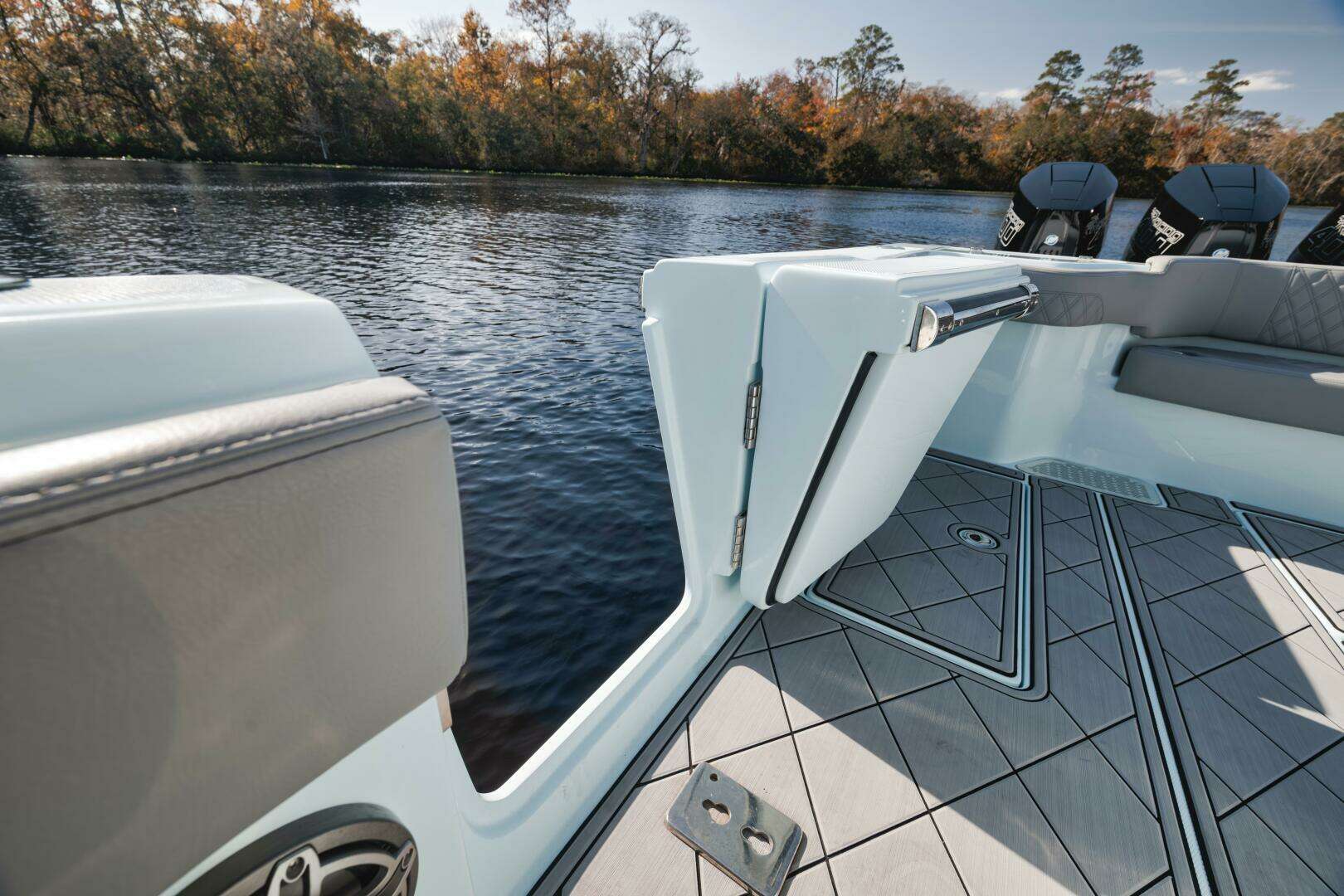 2026 Front Runner 39 Center Console - Image 19