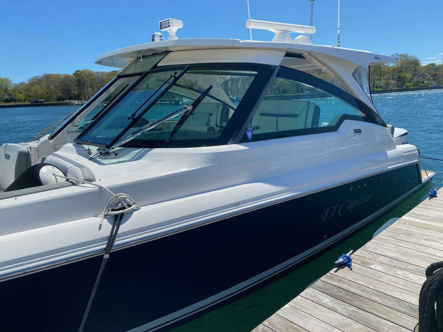 2019 Tiara Yachts 34LX - Image 10
