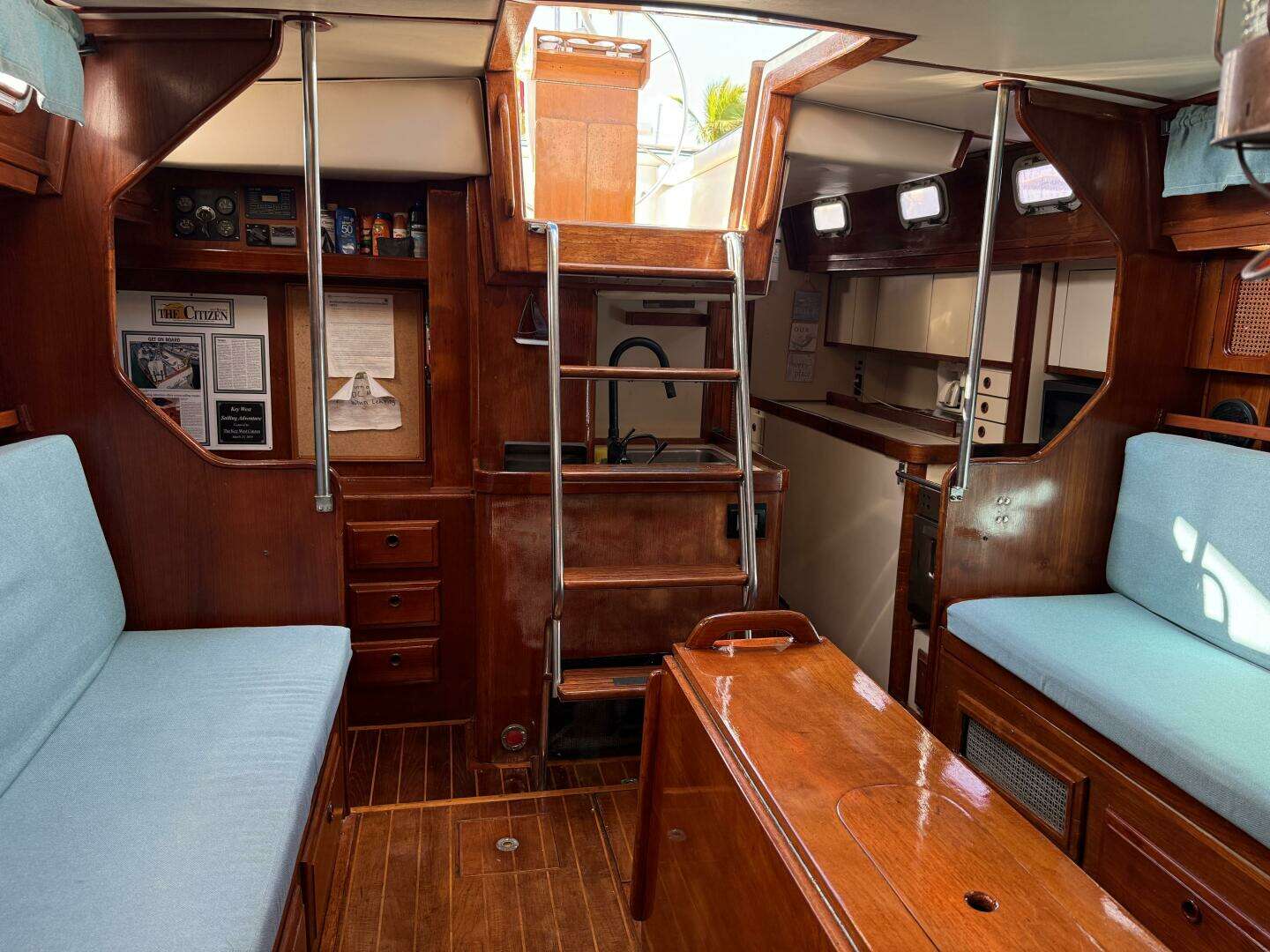 1985 Endeavour 42 - Image 9