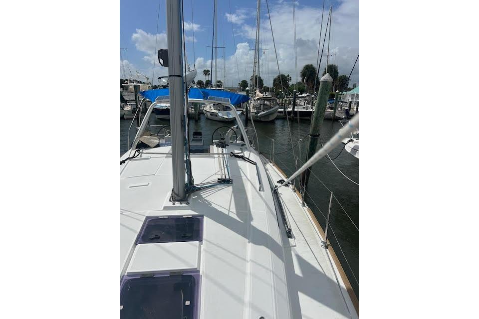 2017 Beneteau Oceanis 38.1