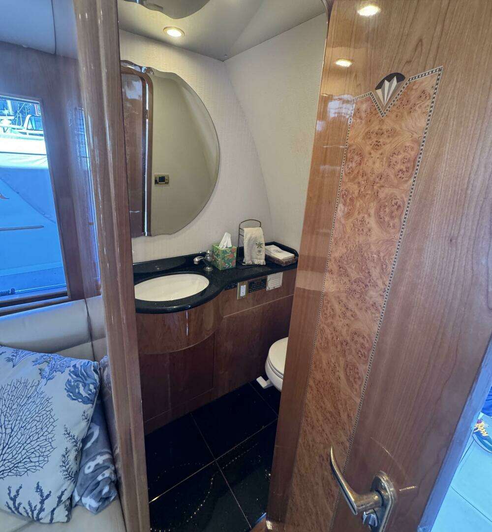 2004 Altima 55 Pilothouse - Image 28