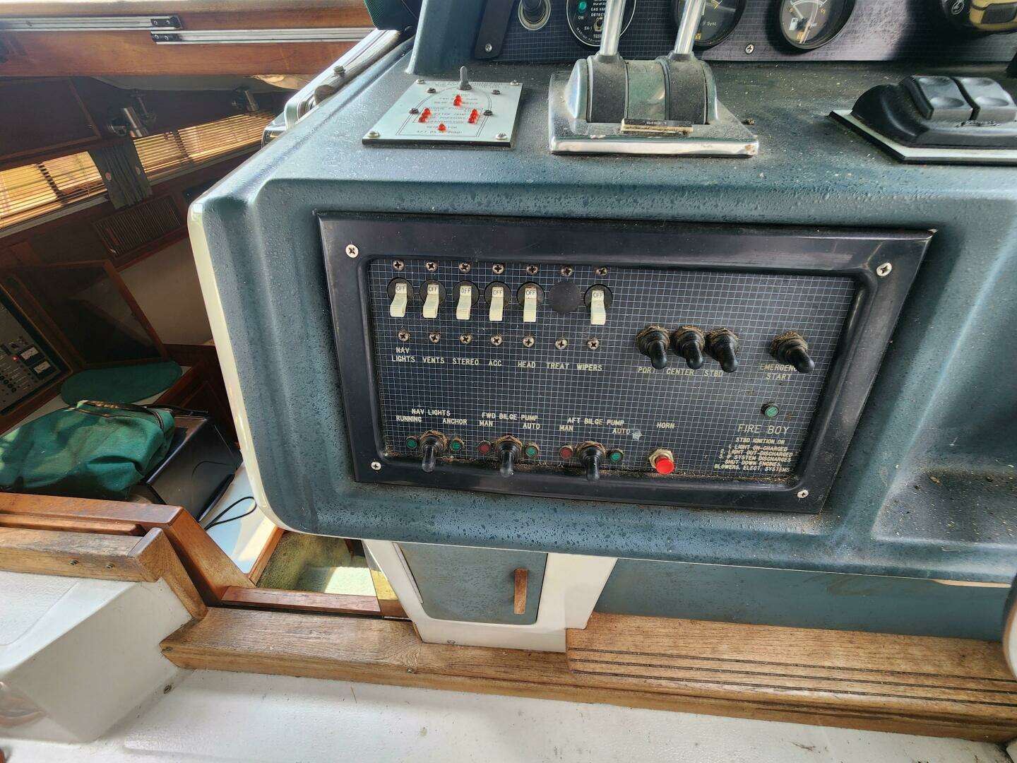 1987 Sea Ray — - Image 25
