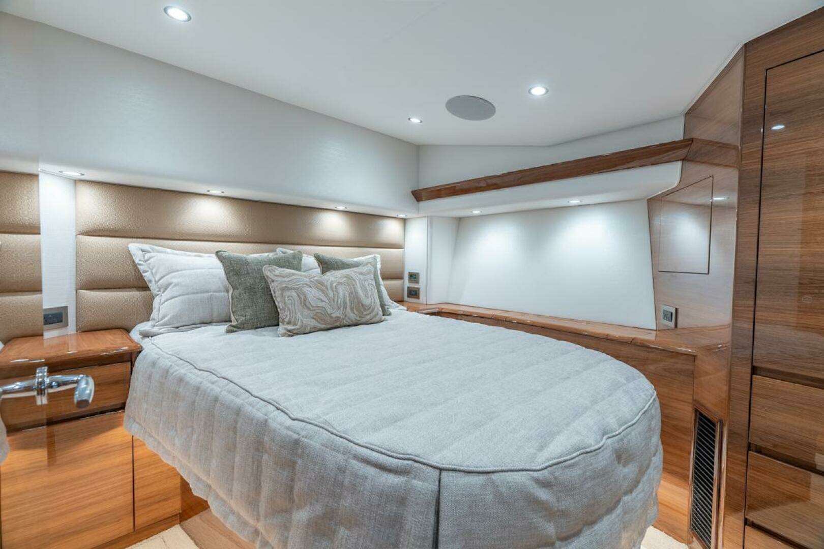 2026 Viking 54 Convertible - Image 3