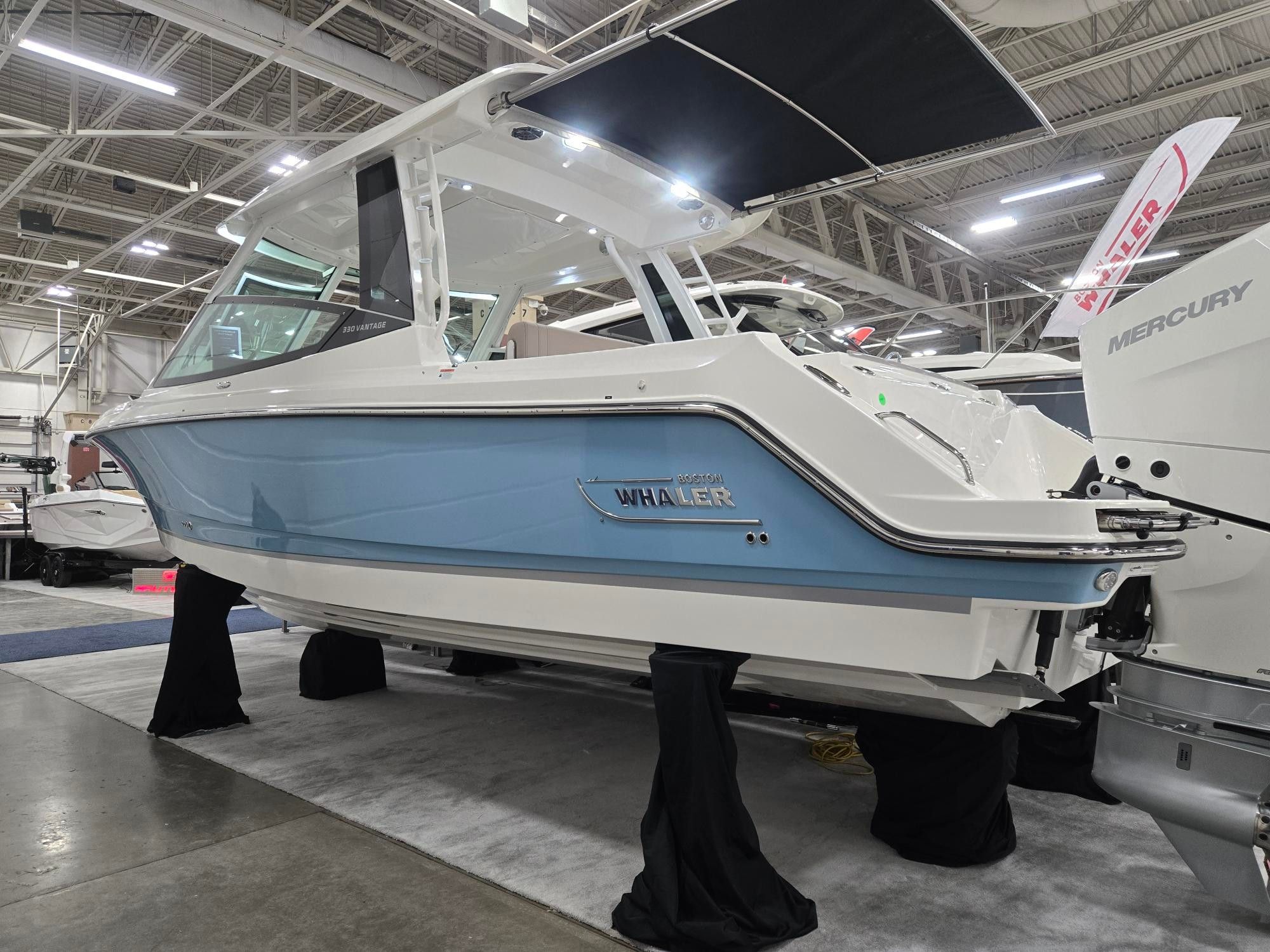 2026 Boston Whaler 330 Vantage - 4