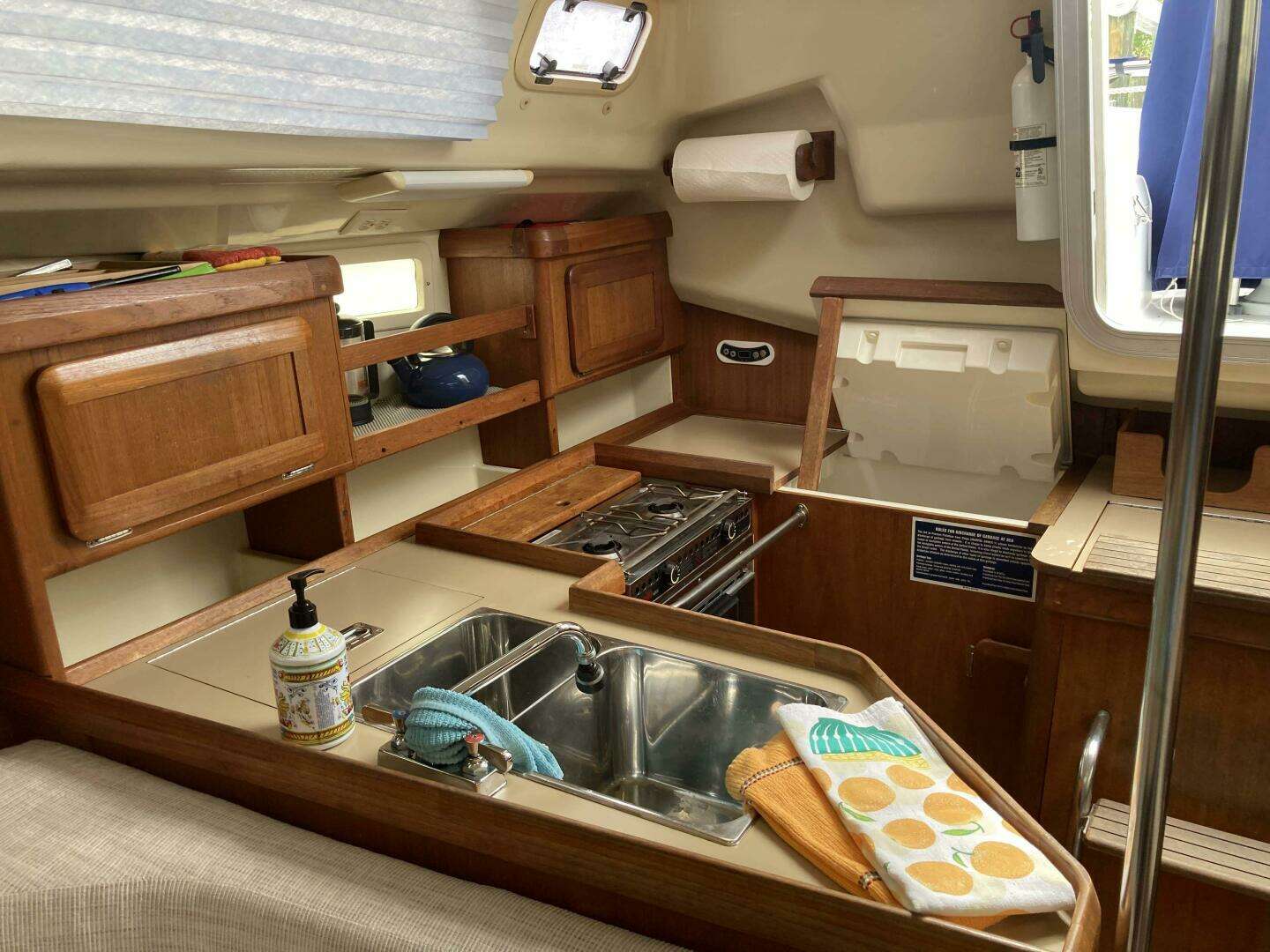 1993 Hunter 33.5 - Image 18