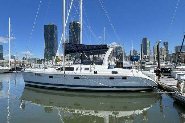 1999 Hunter Passage 450