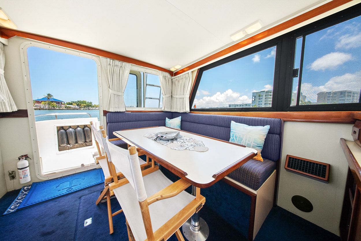 2001 Camano 31 Trawler - 18