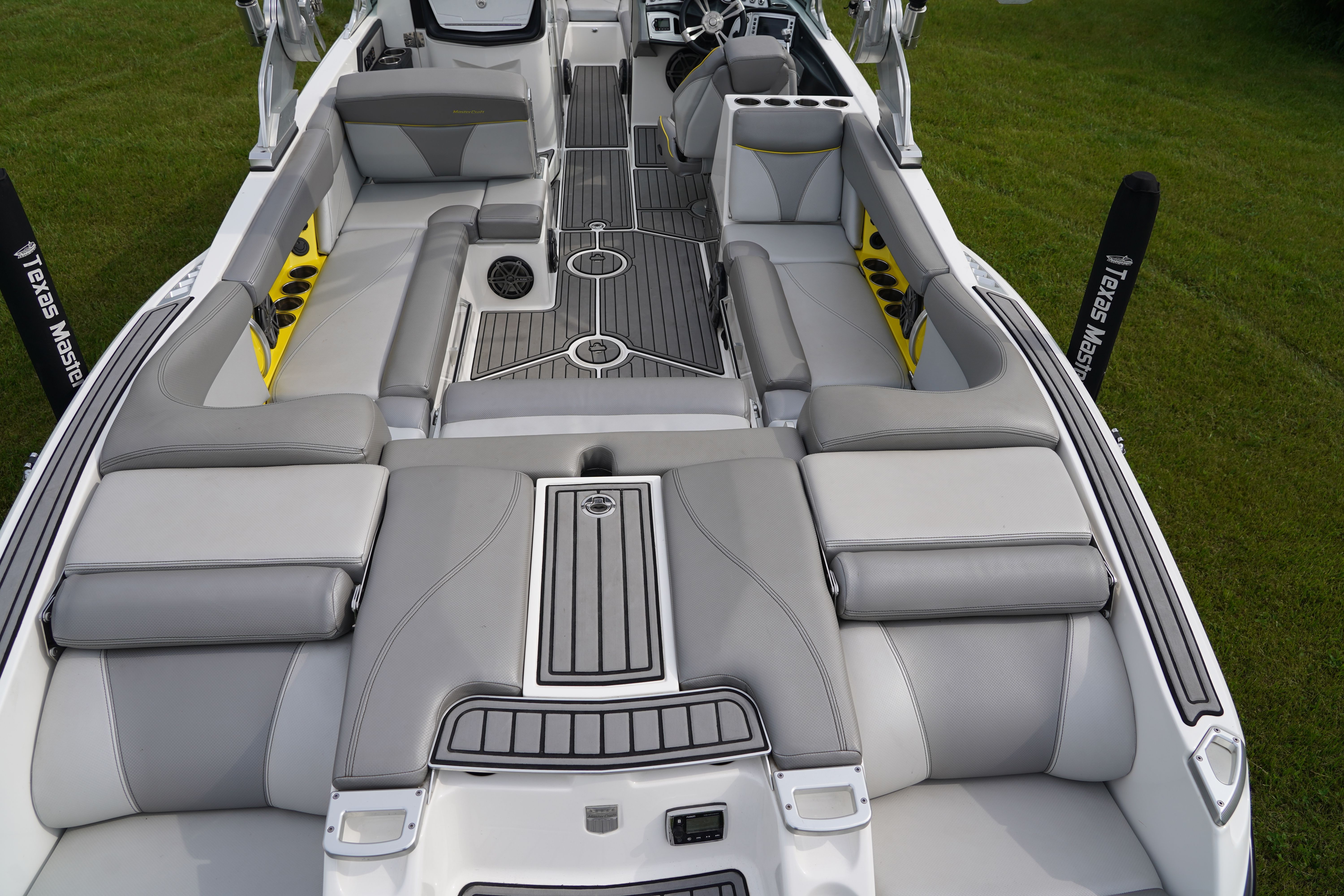 2016 MasterCraft X26 - 21