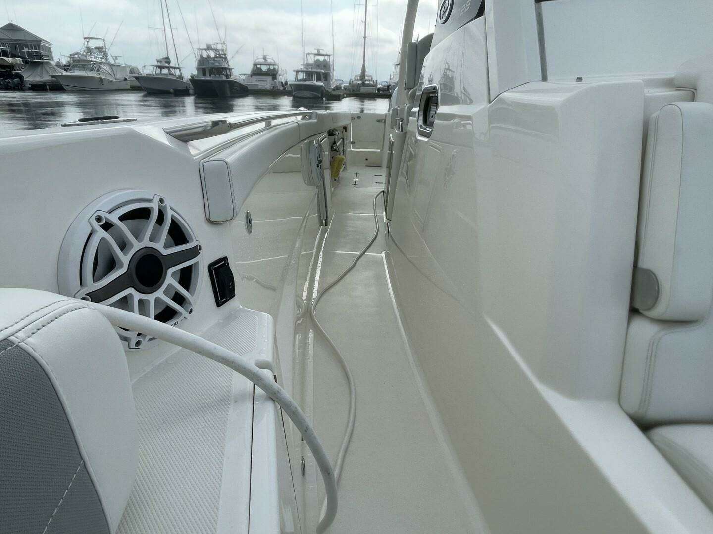 2021 Pursuit S 328 Sport - Image 9