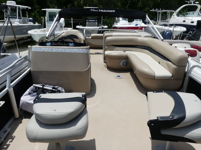 2013 Sun Tracker Fishin' Barge 22 DLX - 5