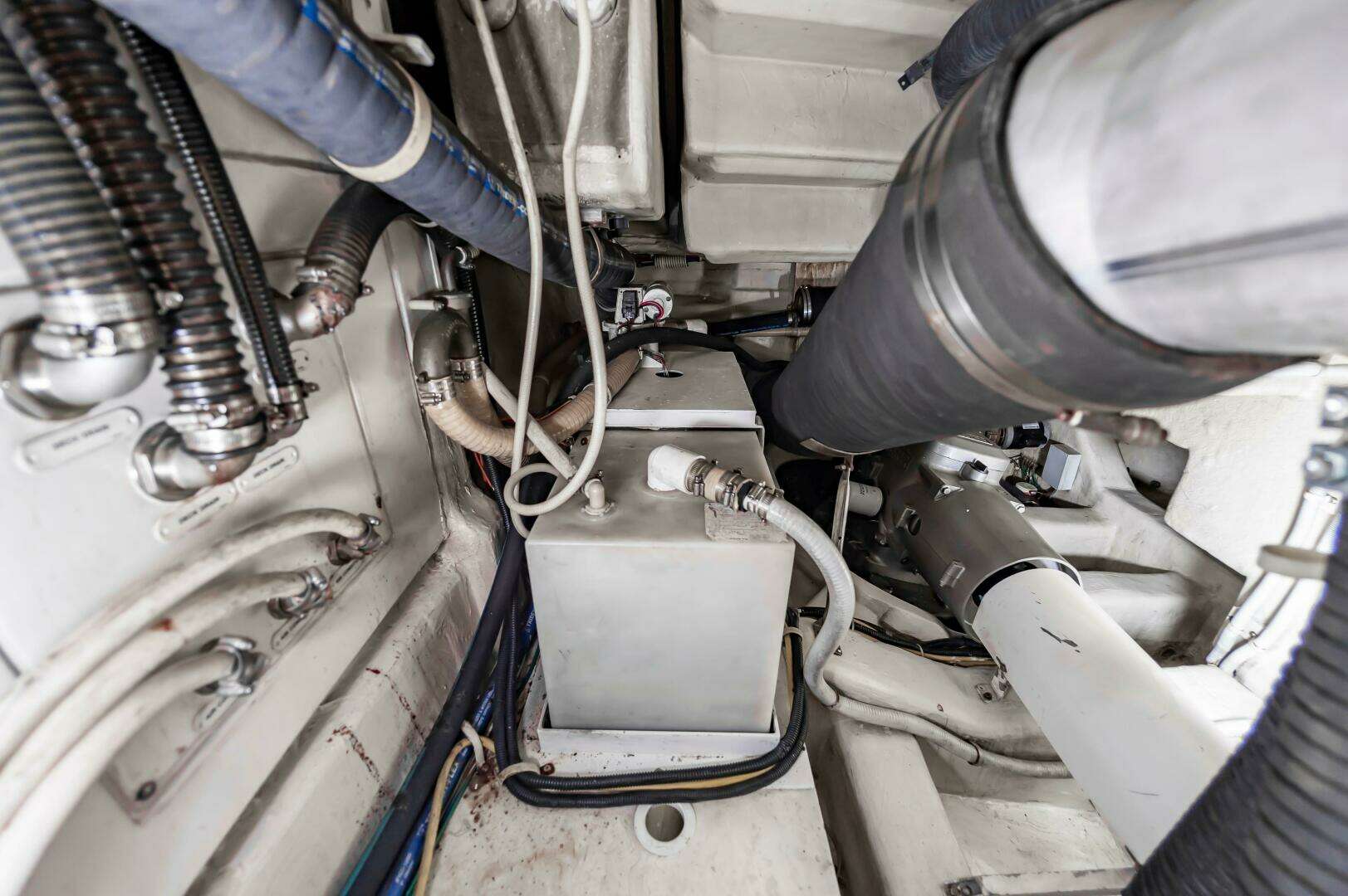 2013 Marquis 63 Sport Yacht - Image 83