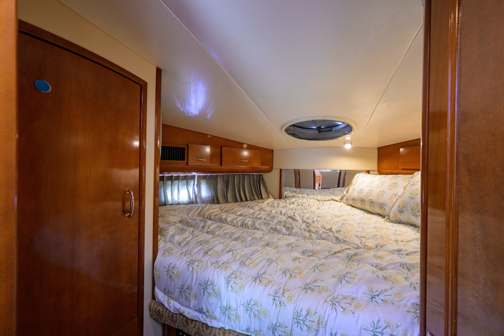 2003 Carver 444 - Image 47