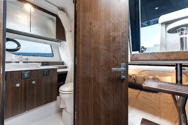 2023 Cruisers Yachts 42 GLS OB - 8