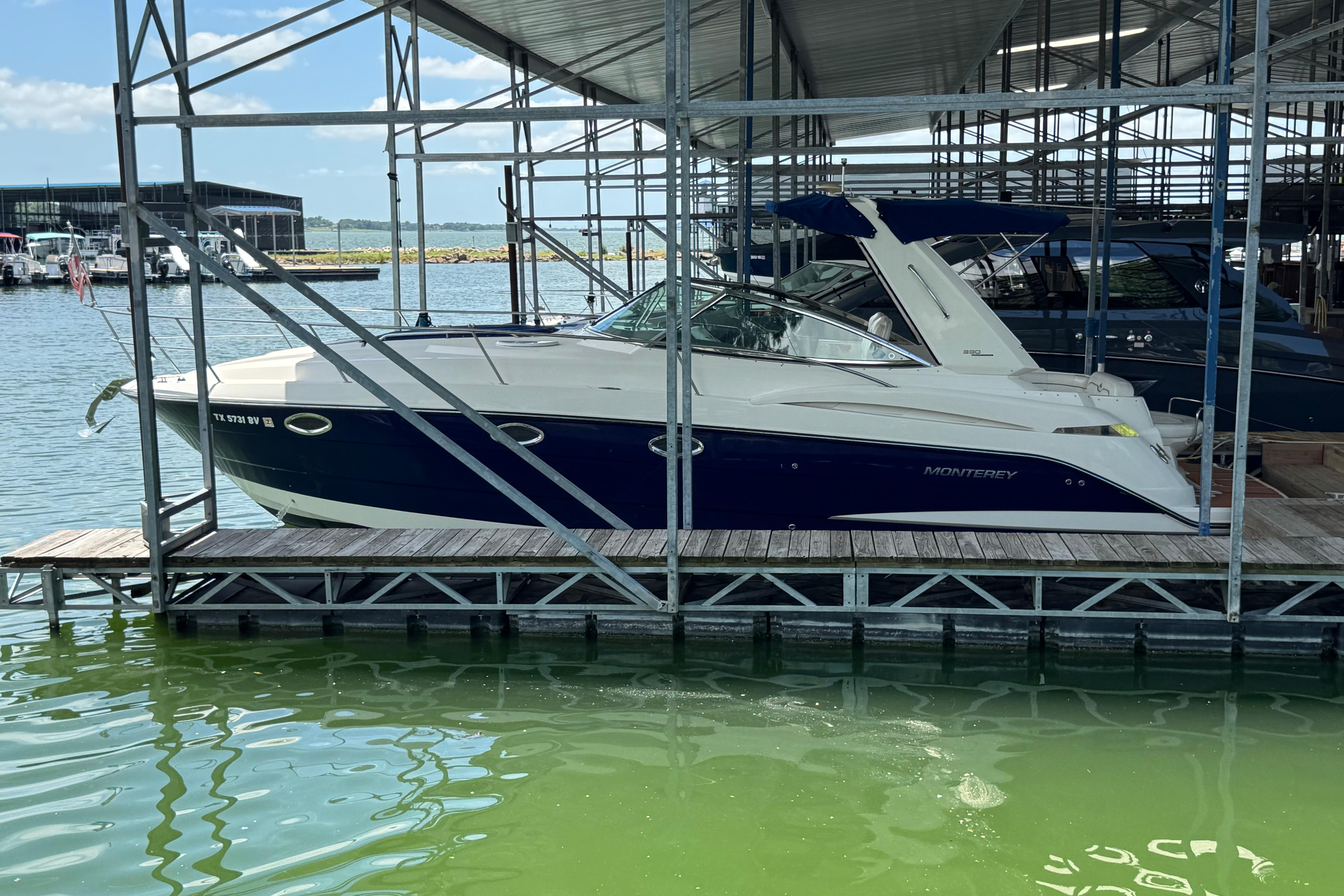 2008 Monterey 330 Sport Yacht