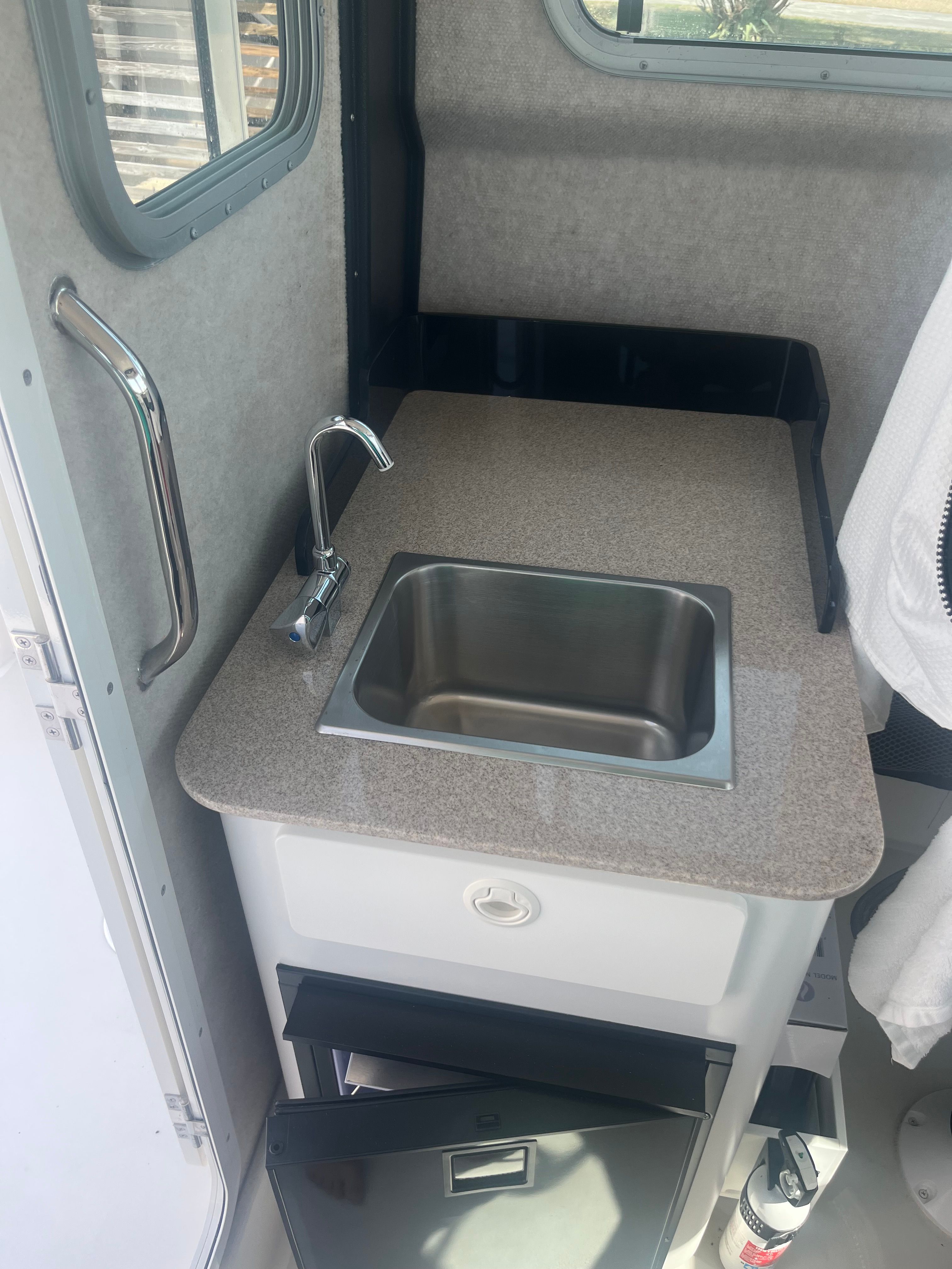 2024 Parker 2520 XLD Sport Cabin - 12