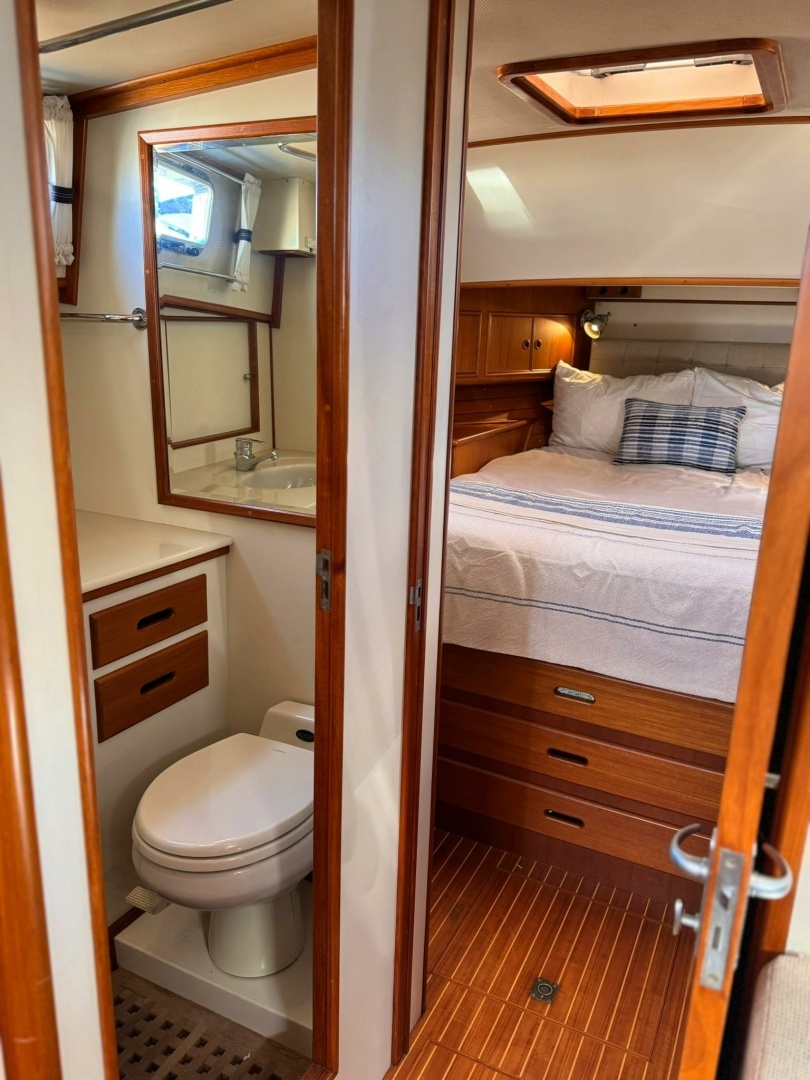 1999 Grand Banks Yachts — - Image 25