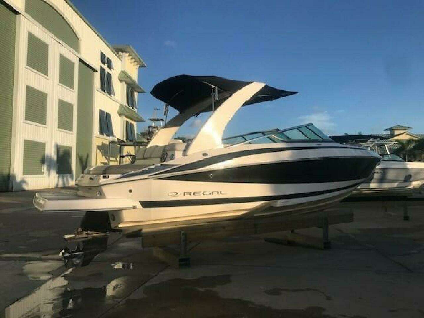 2012 Regal 2500 - Image 10