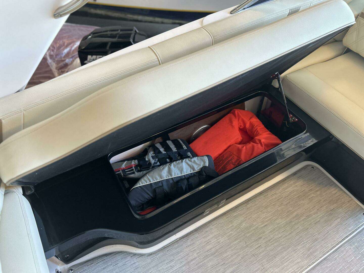 2019 Regal — - Image 24