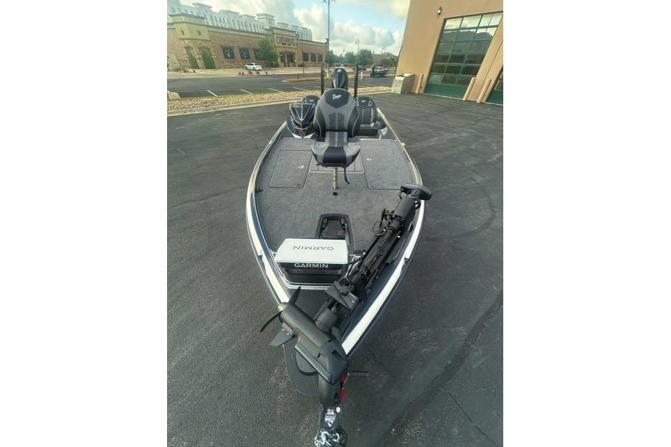 2026 Ranger Z521R fishing boat with Garmin equipment, parked outdoors.