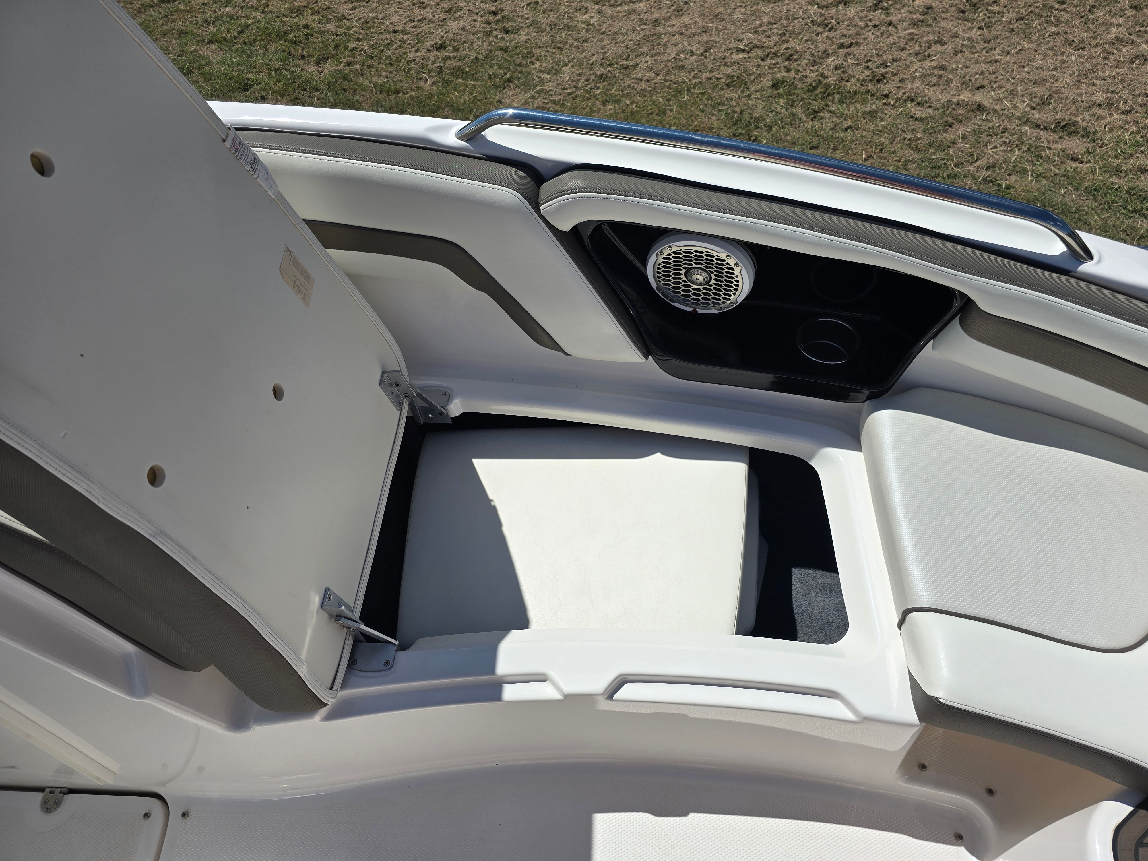 2015 Yamaha Boats 242 Limited S - 36