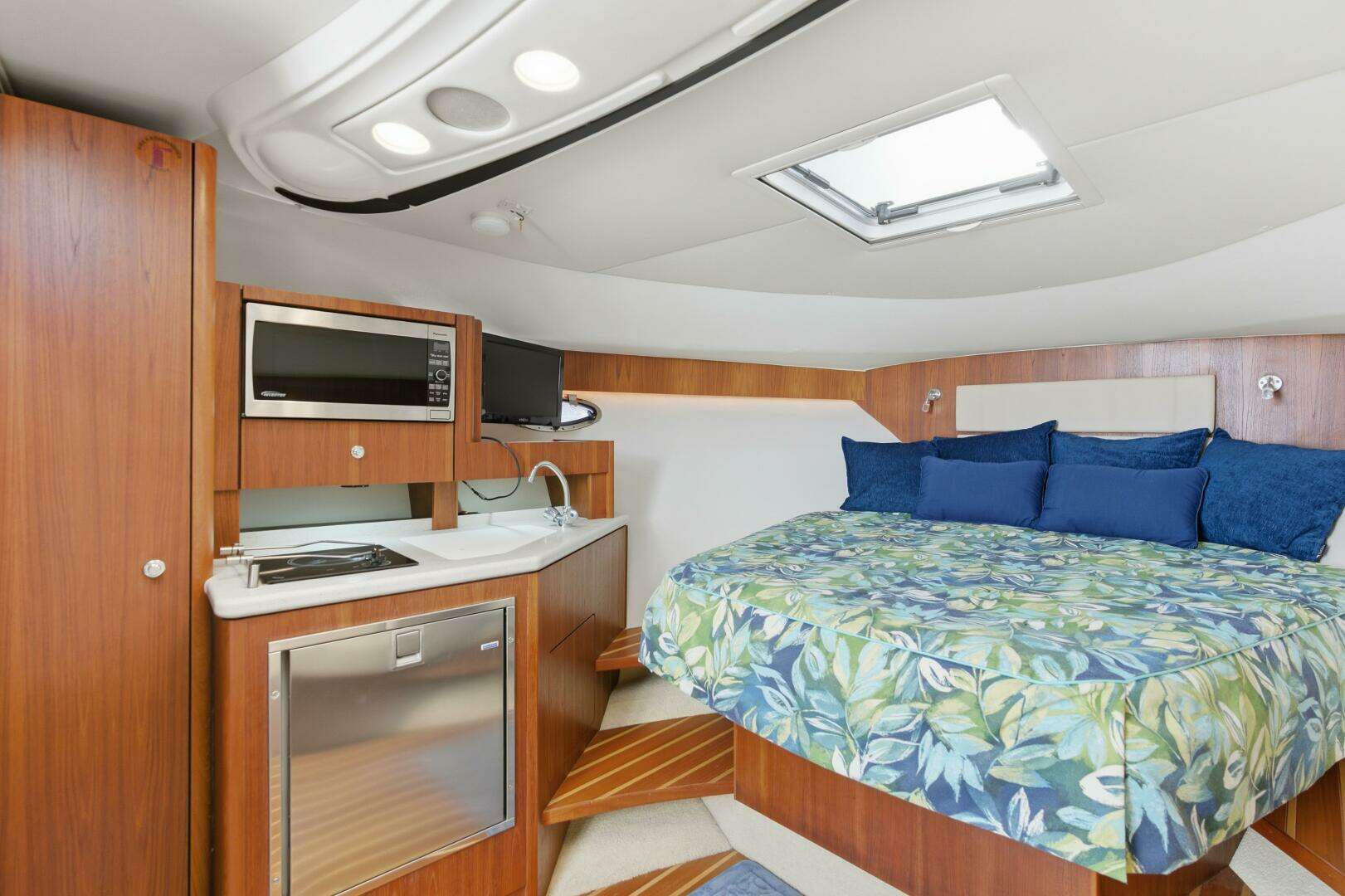 2011 Tiara Yachts 3100 Open - Image 28