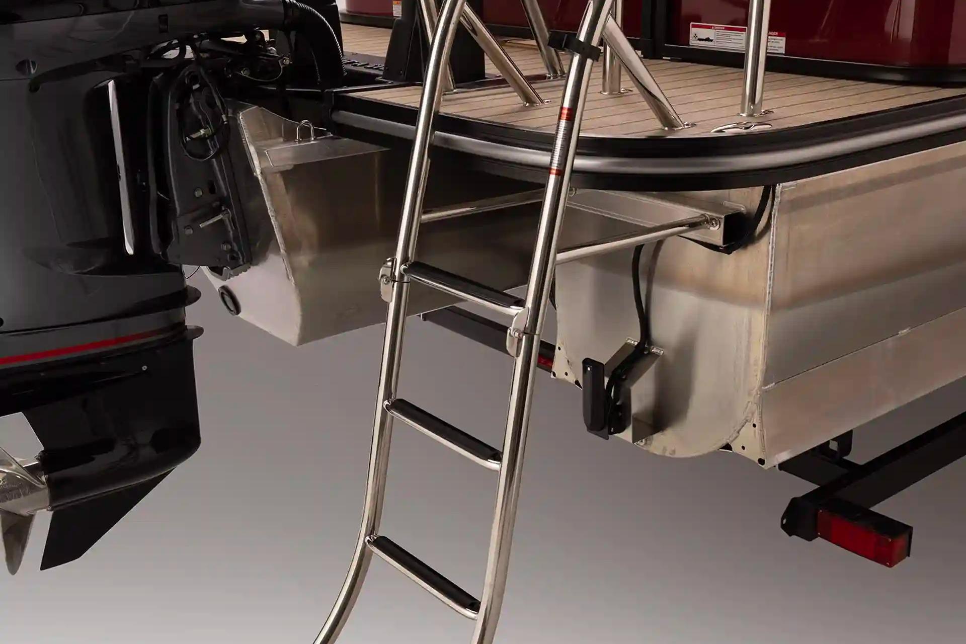 SunCatcher Fusion 322SS boat rear with ladder, 2026 model.