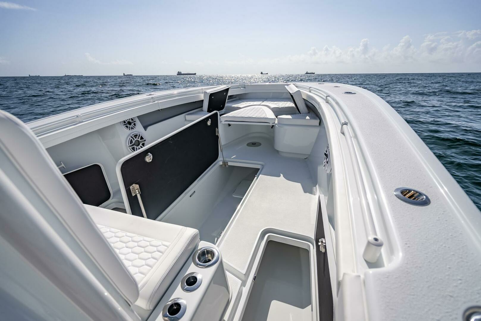 2025 Yellowfin 34 Offshore - Image 38