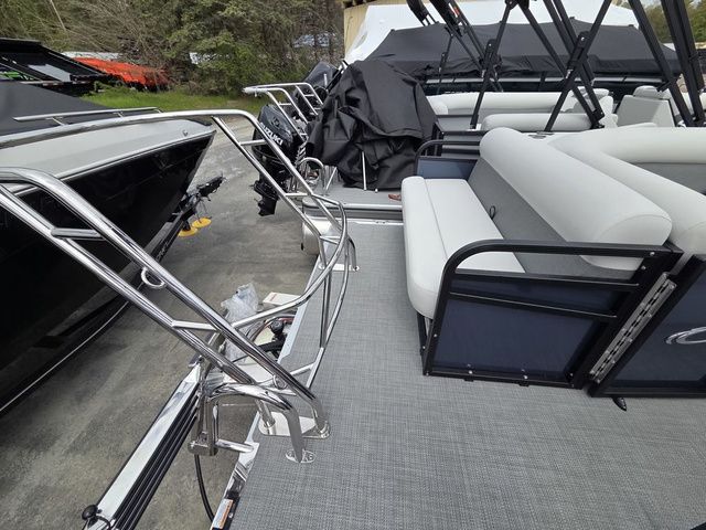 2026 Crest Conquest SE 220 Cruise Tri-Toon W/150Hp And Traile - 14