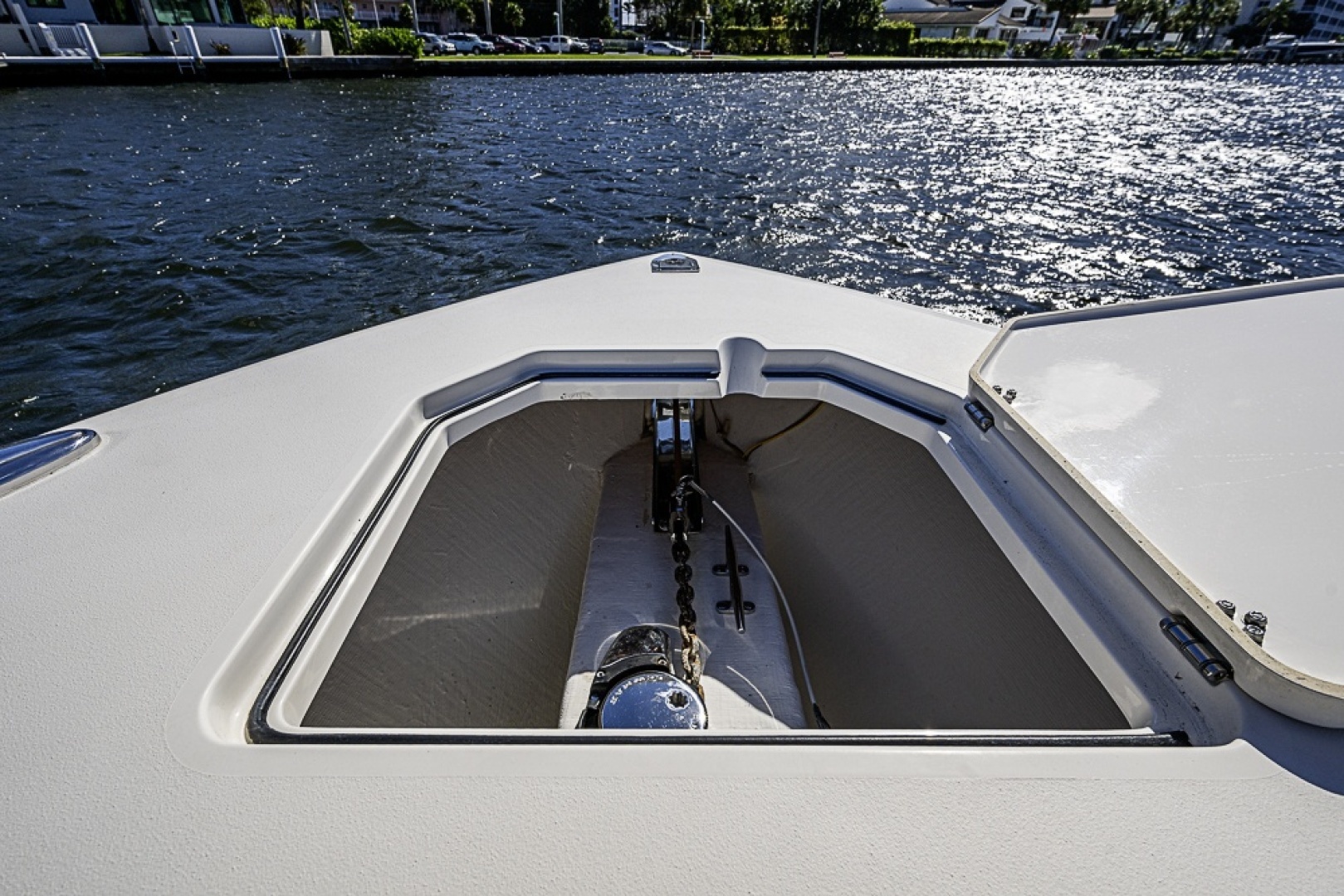 2021 Cobia 320 CC - Image 4